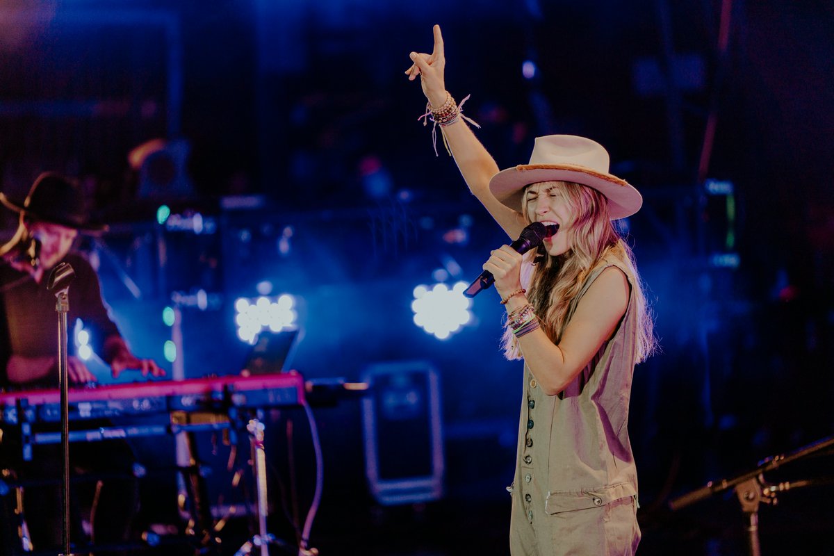 Lauren_Daigle's tweet photo. What a joy it was to join in worship on a beautiful, Michigan summer night 💛 Thank y’all so much for having me — I’ll remember this for a long long time ✨ https://t.co/t0fMPy8Ypi