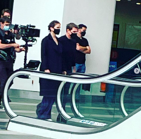 ITVCentral's tweet photo. Tom Cruise has been spotted filming in Grand Central this morning ๐ฑ
It's only been a couple of weeks since he last visited the Birmingham station. ๐ฝ There are rumours that he is filming parts of Mission Impossible 7 in the city!
Credit: Robert Poulton https://t.co/amay6D4v2N