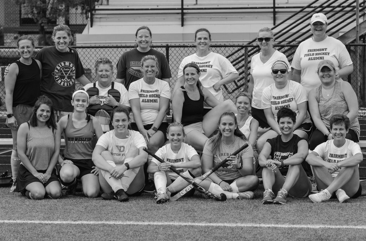 hawkmicrodoc's tweet photo. @KFHSFieldHockey Alumni and Current Firebirds meeting up for the annual Alumni Game #tradition. https://t.co/h15uEknG8D