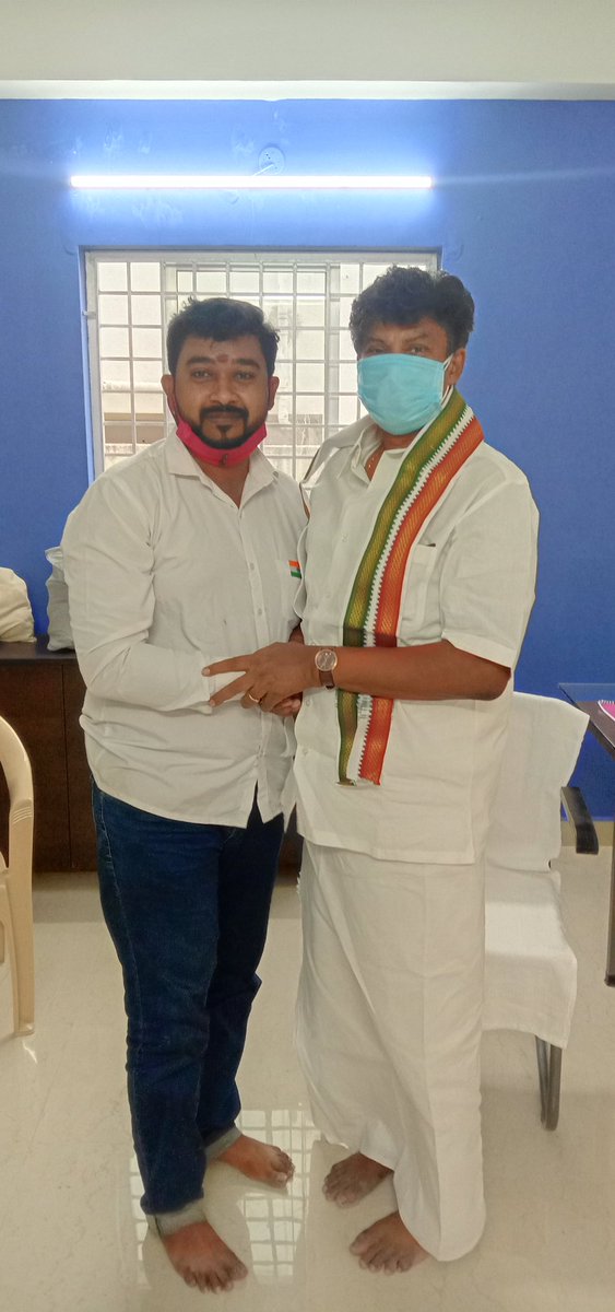 Senthil83339242's tweet photo. கிருஷ்ணகிரி தொகுதி நாடாளுமன்ற உறுப்பினர். என் அன்புக்கும் பாசத்திற்கும் போற்றுதற்குரிய.
டாக்டர் Mr.A.செல்லக்குமார் MP .அவர்களை மரியாதை நிமித்தமாக சந்தித்தபோது
@ChellakumarDr 
A.SENTHIL https://t.co/tv2xHM1IVg https://t.co/0KWMa7oztW