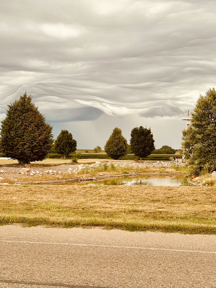 CoffeyGrind's tweet photo. Awesome clouds this morning.
#mccooljunction https://t.co/gCAchn7jE7