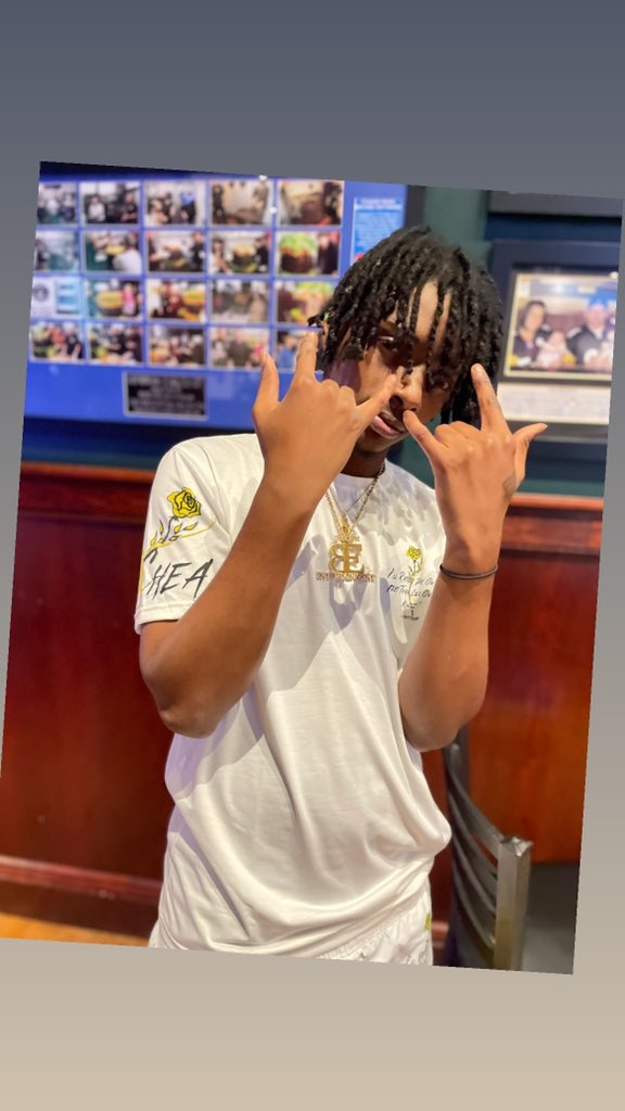 BunknEd's tweet photo. “Everything Fun & Games Till A Nigga Get Dropped 😭🤣🦻🏾Supposed to be chilln wit my bitxh I’m out lurking 👀 for opps 🤟🏾”#shitcheaa #Uhhuh #ripdrizz #riplee #showboat 4 big key 🤧 https://t.co/go28oMw1rK