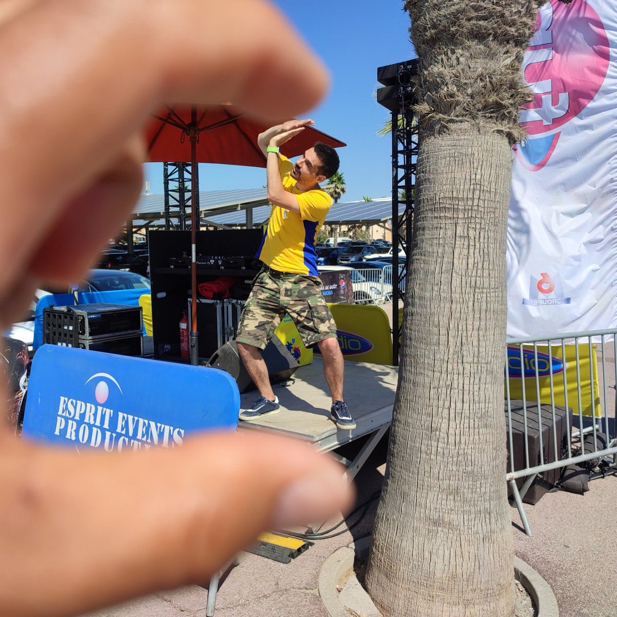 mattfunradio's tweet photo. Malgré une chaleur écrasante, on est là bb ! Aujourd’hui #SaintPierreLaMer🏝☀️ #BeachTour2021 #FunRadio #PartyFun #7UpFree #MattFunRadio #Plage https://t.co/Bm9RqN4BMw