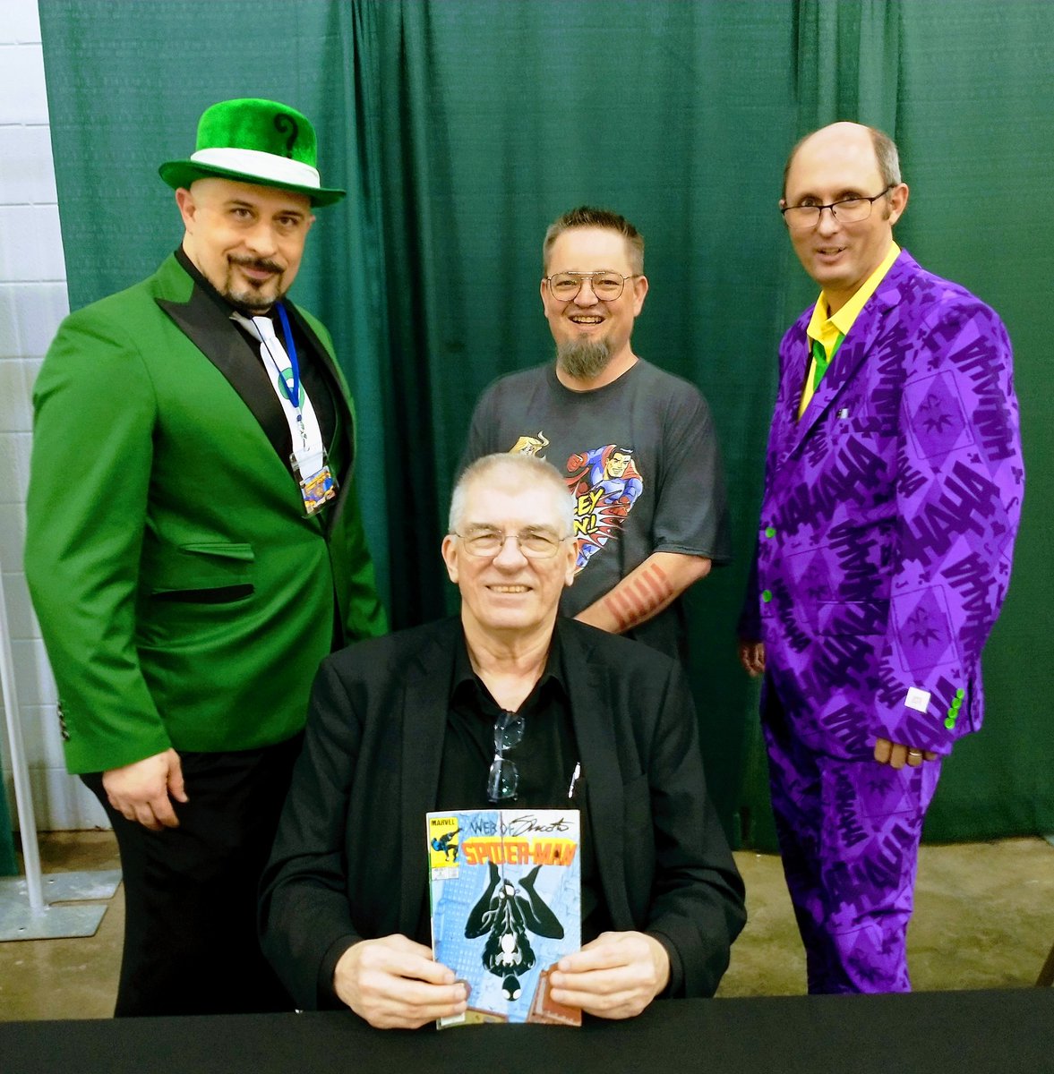 WaitingToHearTN's tweet photo. Met a comic book legend at @Farley_Con @JamesCShooter Thanks for signing the books for our fundraisers and #HelpingDeafKidsHEAR https://t.co/W36XEhchSJ