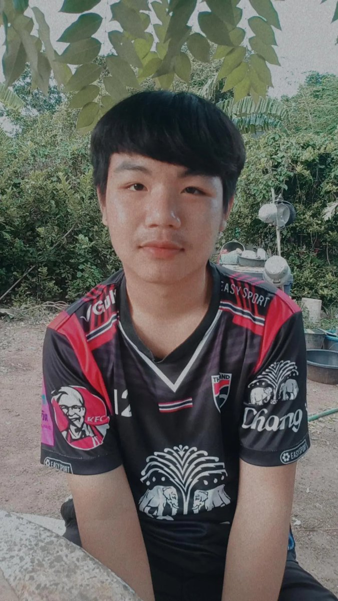 RapeepatTime's tweet photo. จะรักหรือจะเ*็***** https://t.co/noxVy7IoRq