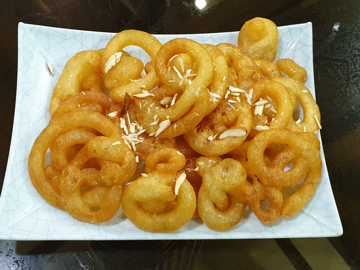 Tarin85752304's tweet image. Crispy &amp;amp; juicy jilapis🍽️

As much as crispy these Jilapis are on the outside, they are juicy on the inside with the perfect chewy texture.

Try them yourself and serve hot!

#jilapi #foodblogger #foodblog #food #BloggerBuddies #blogger #bloggerstyle #bloggingtips #FoodieBeauty