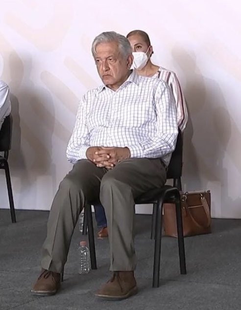 lopezdoriga's tweet photo. El presidente @lopezobrador_ hoy domingo en Durango. Las giras cansan. https://t.co/4YcUhAglNr