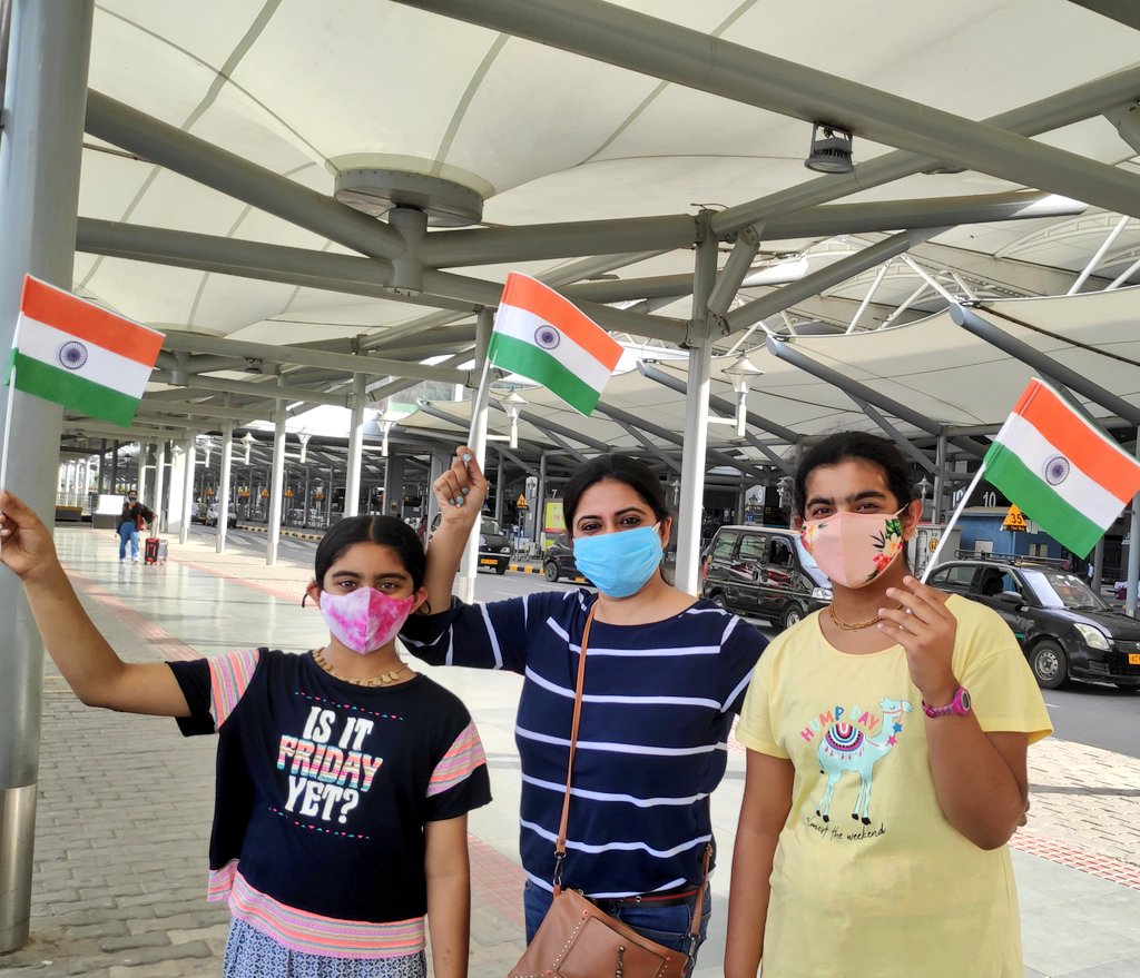 Happiness is...
Welcoming your sister and nieces to India after years and years.🇮🇳💕

#IndependenceDayIndia2021