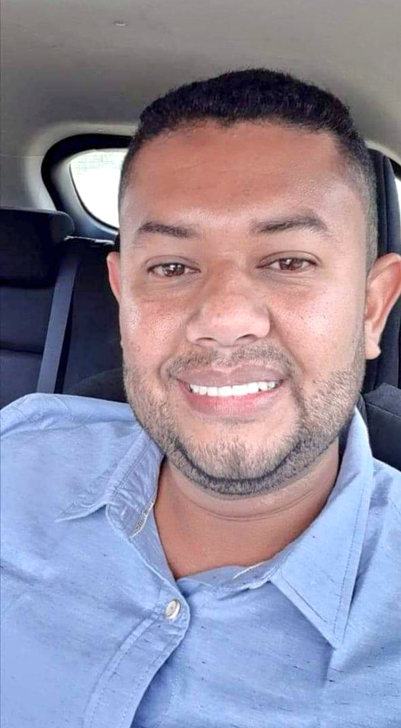CHICANOTICIAS1's tweet photo. #SeBuscaAlcalde 
Los campesinos de Moñitos con más de mil toneladas de Ñame perdiéndose y el Alcalde @javierolea13 no dice ni 'Esta boca es mía'.
Si el gobernante de casa no pone el ejemplo y pelea por su gente, así no hay nada que hacer!! Muy difícil! #PobrePuebloCostanero https://t.co/DJEqRtpNLL