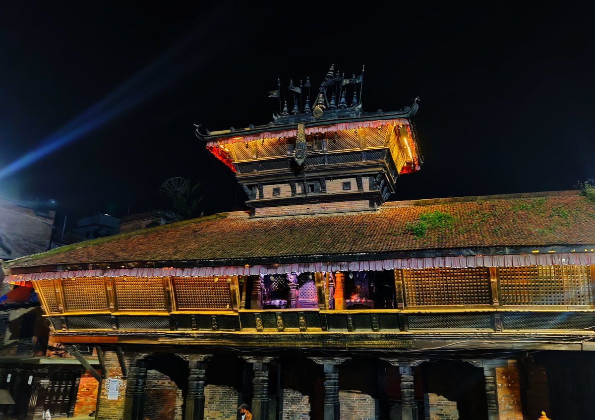 youthdil's tweet photo. The beauty of night can only glorifies through this scenario... https://t.co/XPUB4AADLn
