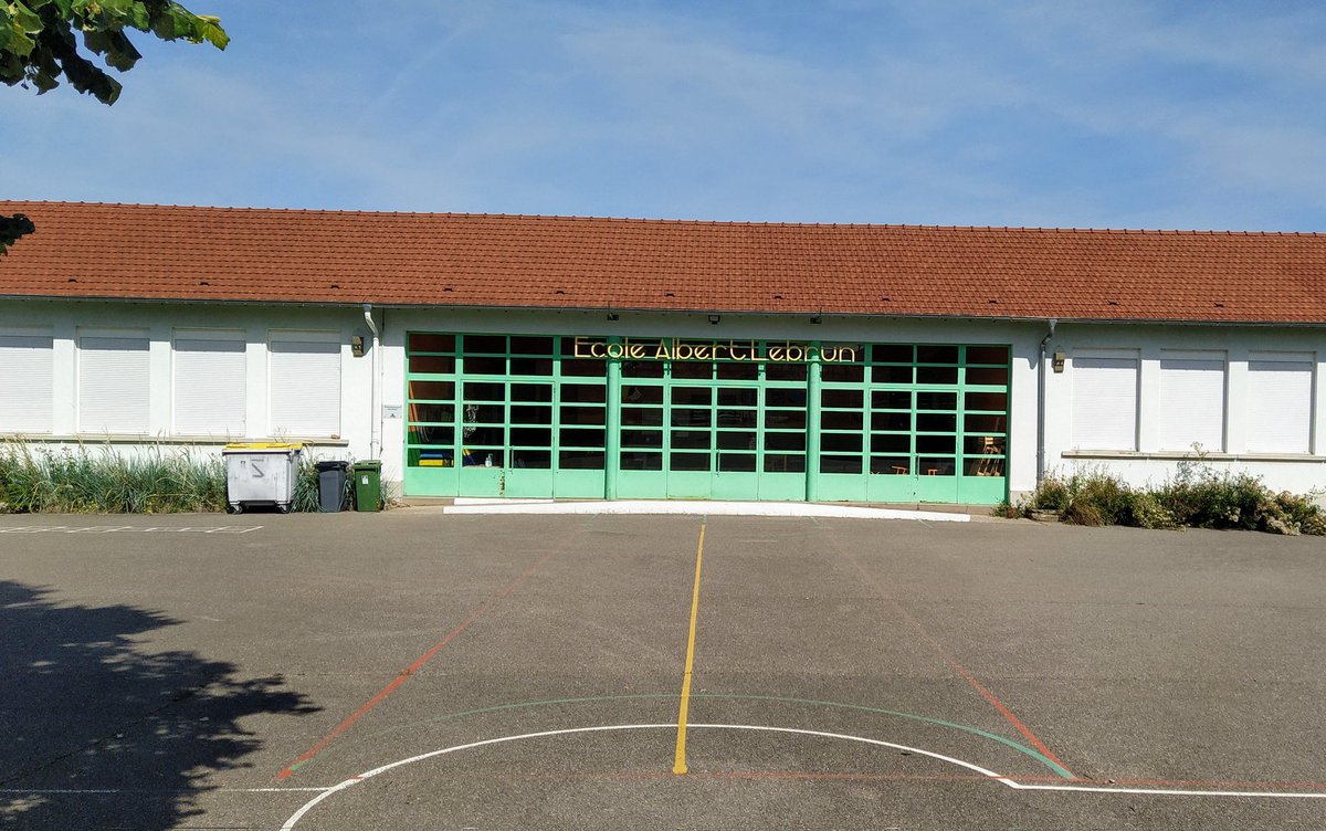 CatyLeclercq's tweet photo. Révérence aux 6 belles années avec mes petits CP-CE1 à #MarsLaTour.. nouveau départ dans les Hautes Pyrénées en congé formation et Master2 MEEF PIF @Inspe_Toulouse #pe #meef #pif #opmspi https://t.co/jFaZ2VqAF2