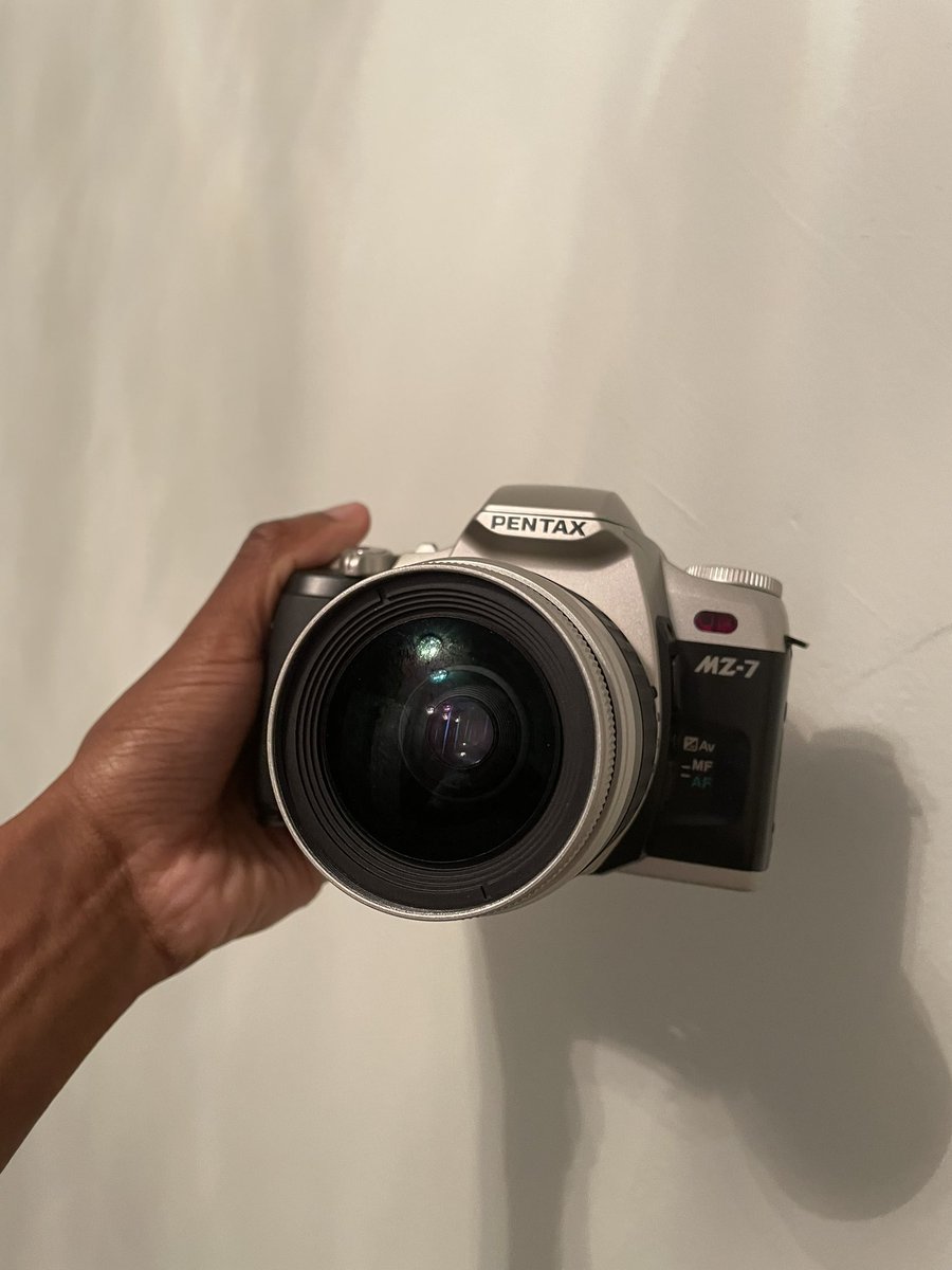 hcsrih's tweet image. I was supposed to do this 300+ followers ago but I forgor 💀 

I’m giving away the Pentax MZ-7 w/ batteries and a roll of Cinestill 800T as a thank you for 5k! 

All you have to do to be eligible is:
• like &amp;amp; retweet
• tag a friend 
• follow me 

Giveaway ends on 8/31! ❤️