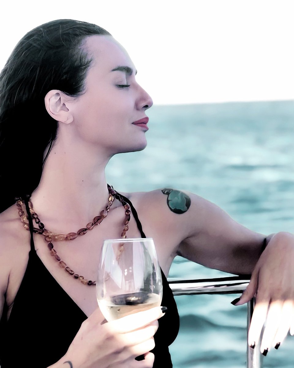 ivxe3's tweet photo. __💙🍥🌸
  #BirceAkalay https://t.co/moLMlicOul