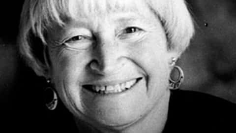 PepeChambo's tweet image. Anteayer falleció Carolyn Shoemaker, descubridora de 32 cometas y más de 800 asteroides. Uno de ellos el famoso Shoemaker-Levy 9 que impactó contra Júpiter en 1994.
Se marchó justo con las Perseidas, los restos de polvo cometario más famosos. Hasta siempre
es.wikipedia.org/wiki/Carolyn_S…