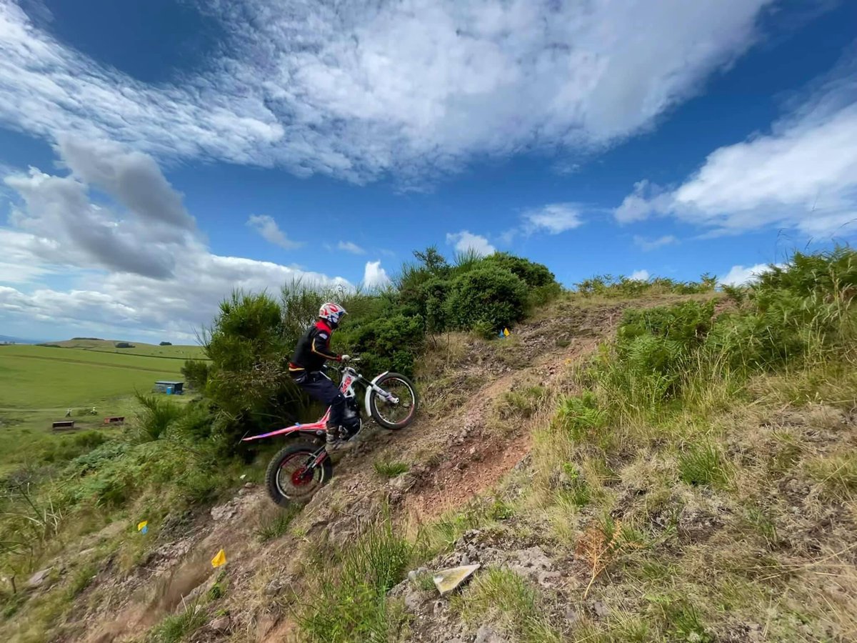SeanWalker1562's tweet photo. Day on the pegs is a day well spent I’d say.   #trials https://t.co/osydzd5uvu