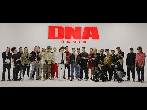 LiryOnni's tweet photo. (1/9) HILO. La versión anterior de #DNARemix de Jay Park (@JAYBUMAOM) había recibido críticas por haber usado rastas (apropiación cultural) así que lo eliminaron.

Hoy lanzaron un nuevo MV, lleno de significados históricos y tradiciones de la cultura coreana. https://t.co/6cvbEIfG6g