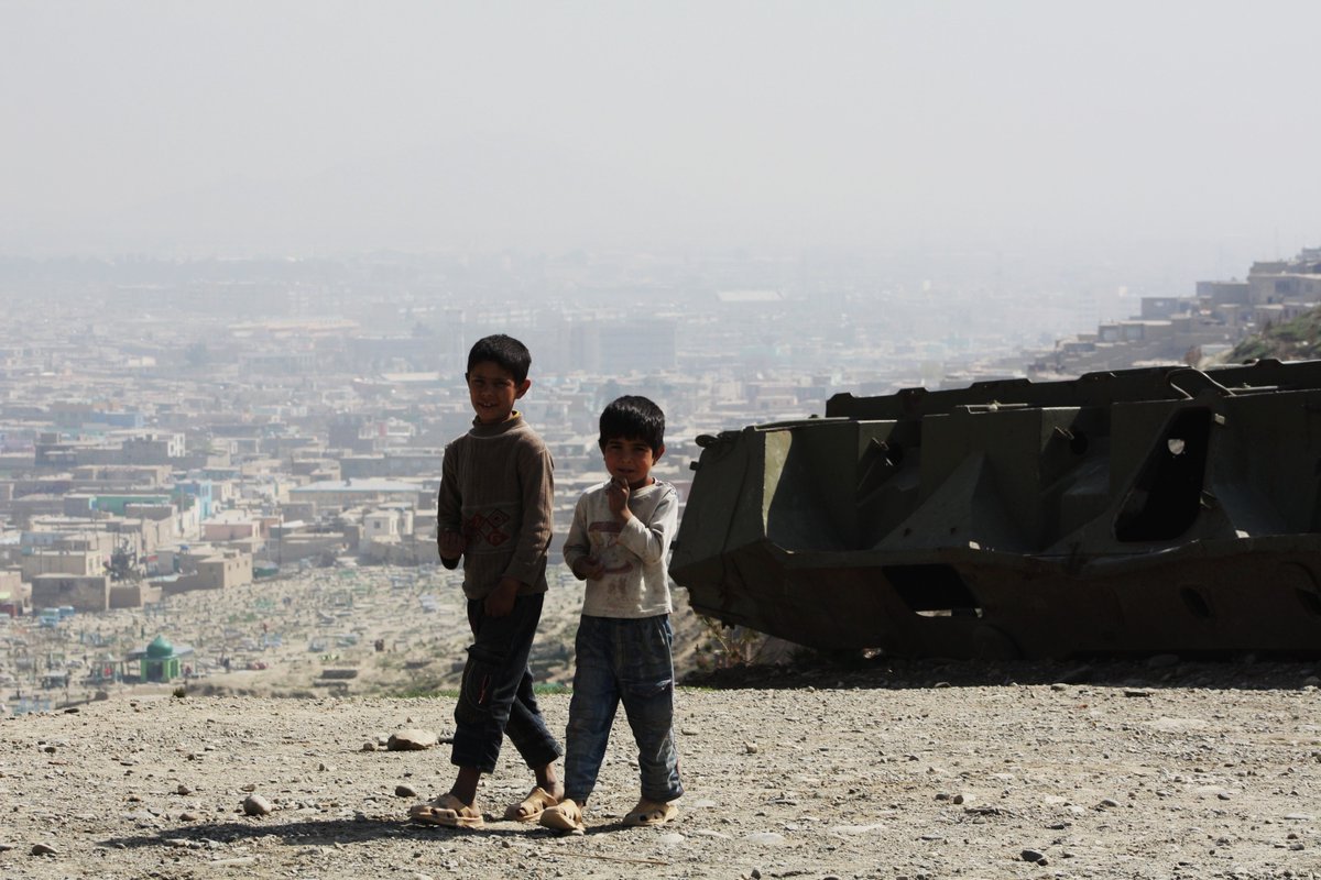 NatalieAmiri's tweet photo. #Afghanistan 2012. Damals sagte man mir vor Ort  (die Expeds), dass die #Taliban besiegt seien. Genauso wie man heute dachte, dass es bis zu 90 Tage brauche, bis sie das Land übernehmen. https://t.co/cJhfBinPLX