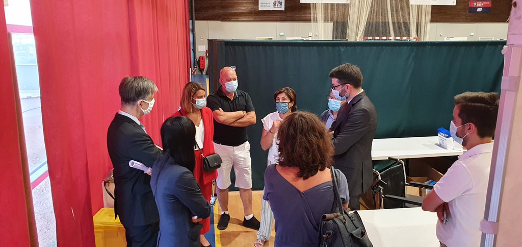 Prefet77's tweet photo. #Vaccination 

Aux côtés de la députée @DoStephanie_77, du maire de #Noisiel &amp; de la directrice de la délégation de l’#ARS77, le Préfet a visité le centre de vaccination éphémère de Noisiel

Il est possible de s’y faire vacciner tous les dimanches d’août et sans rendez-vous https://t.co/basRS64RJr