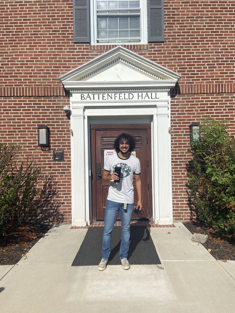nativeles's tweet photo. Move in day! Love you son! Rock Chalk!❤️💙 https://t.co/kCnog0w6iX
