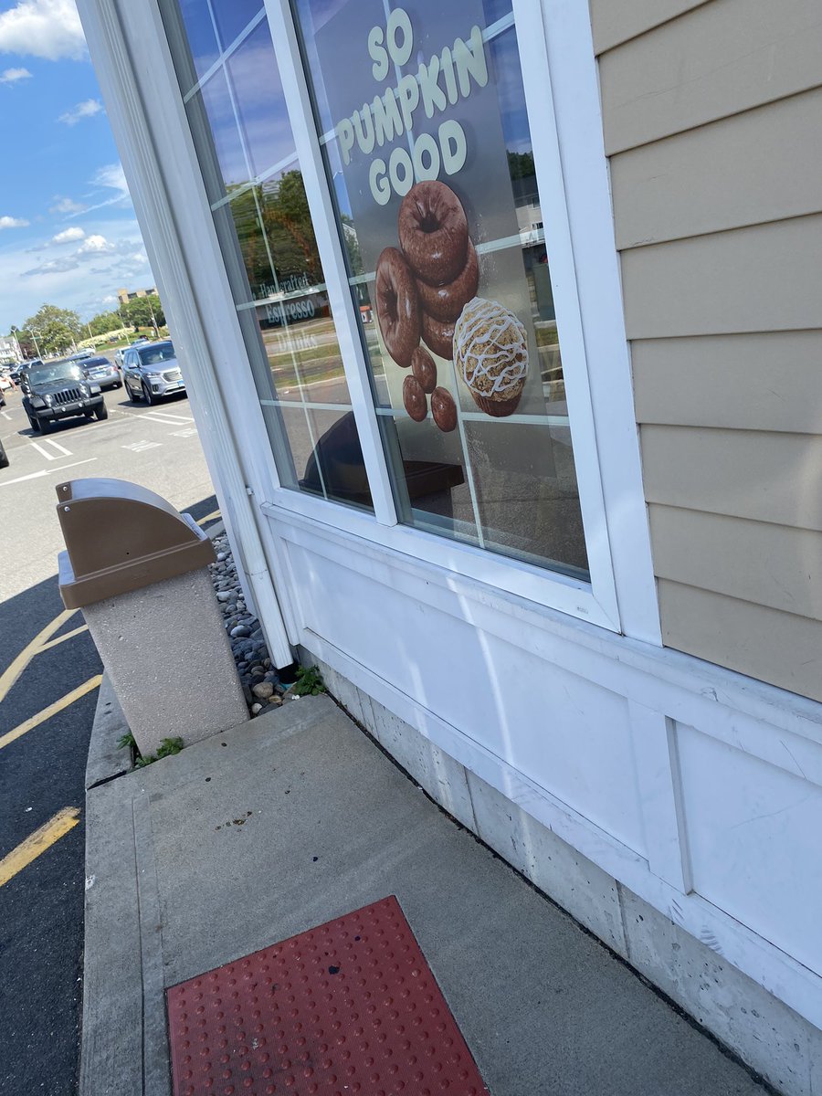 Mikem717's tweet image. When you get so excited to see pumpkin you have to stop and take a pic #basicbitchproblems