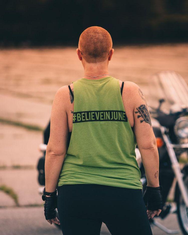 BlazyGardener's tweet photo. The coolest people #believeinjune 🔥❤️💚 @Cosmomom09 @JennaElfman https://t.co/ScTkOWxAZW