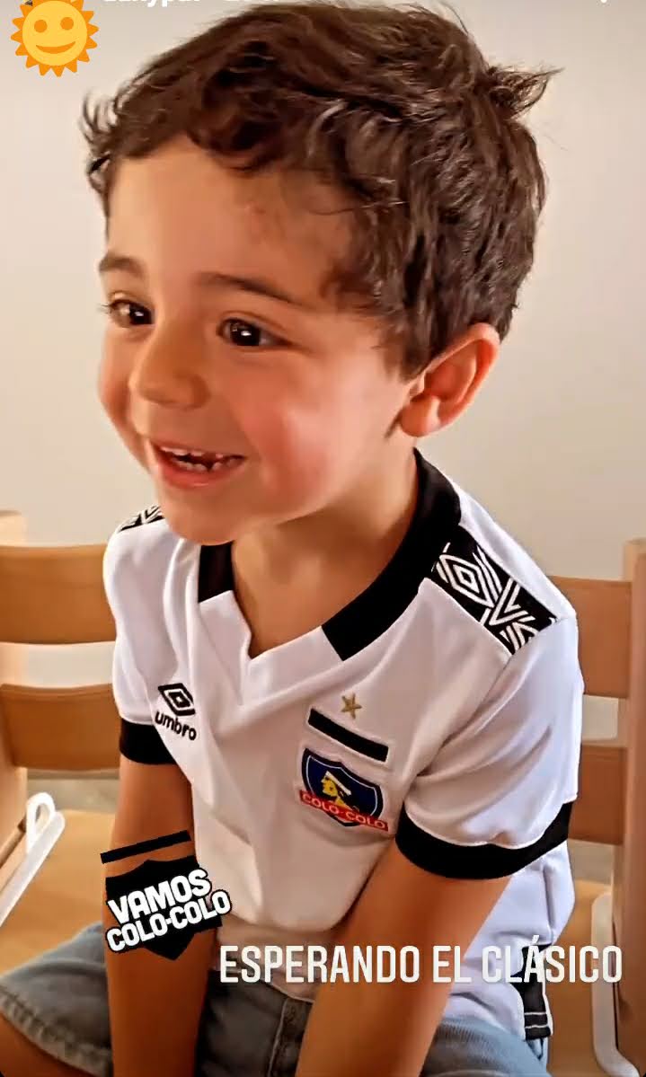 moonshadow2405's tweet photo. @CSDColoColo #NiñezColocolina https://t.co/vggdeKxarp