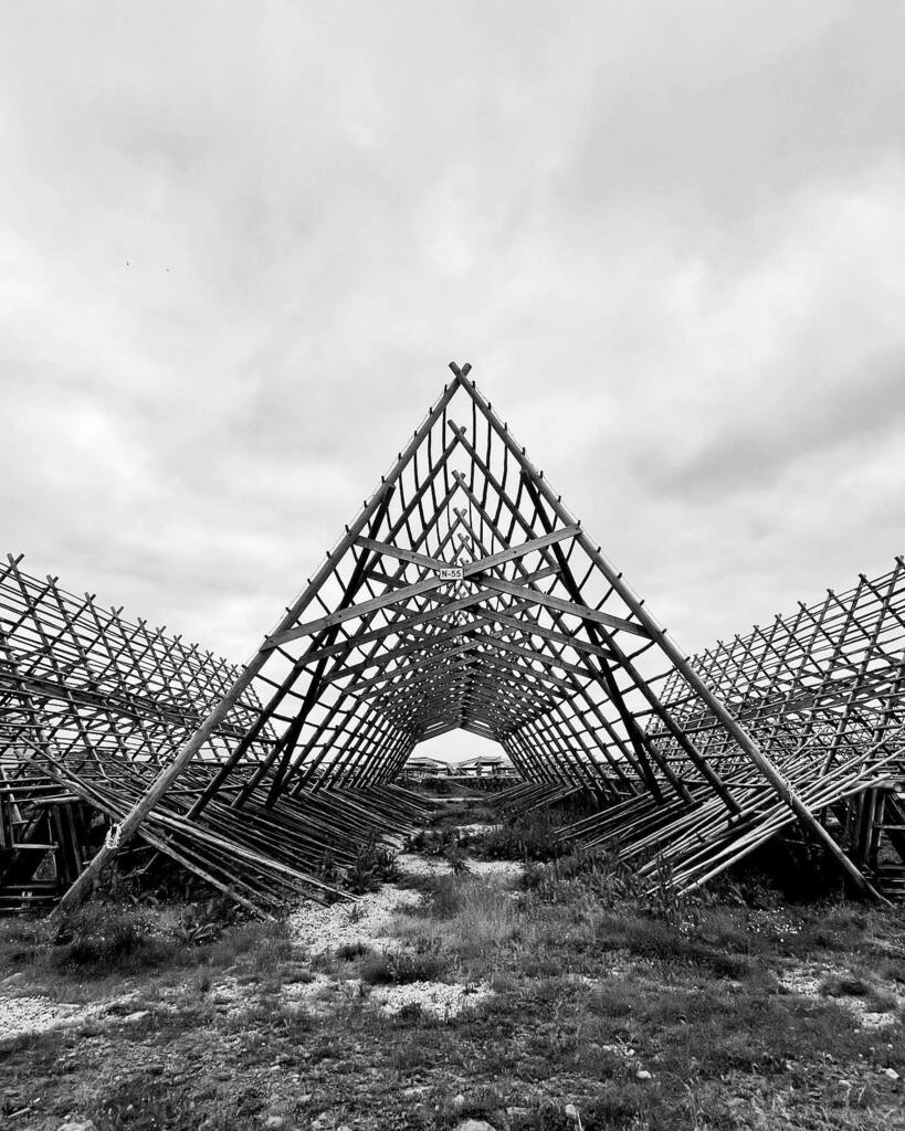 Fascinating structures. Most likely for drying fish but I guess it isn’t the right season… 🤔🐟