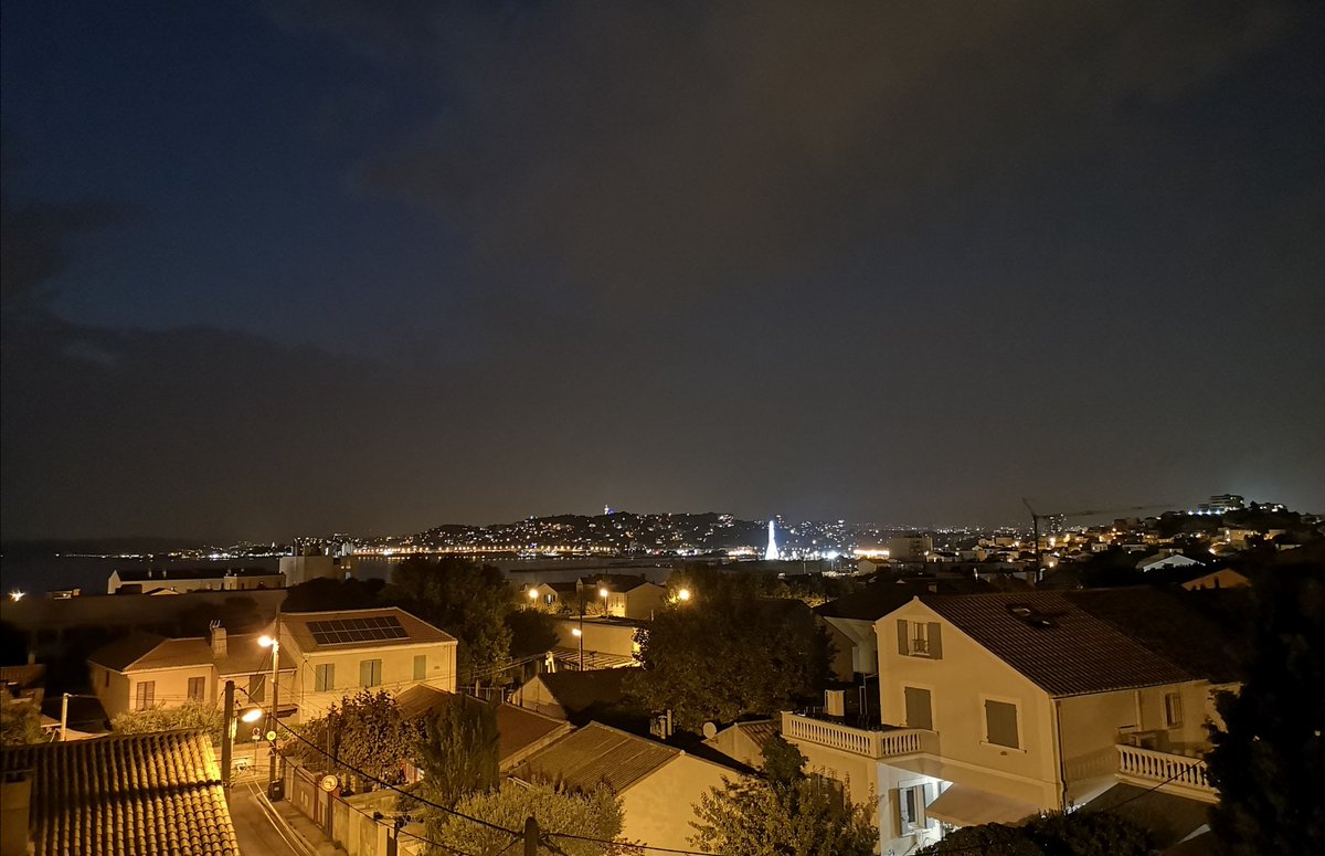 so_tourisme's tweet image. Douce soirée à toutes et à tous ! 😉 💙 #Marseille 📍 #PointeRouge #OnATousBesoinDuSud 🇨🇵