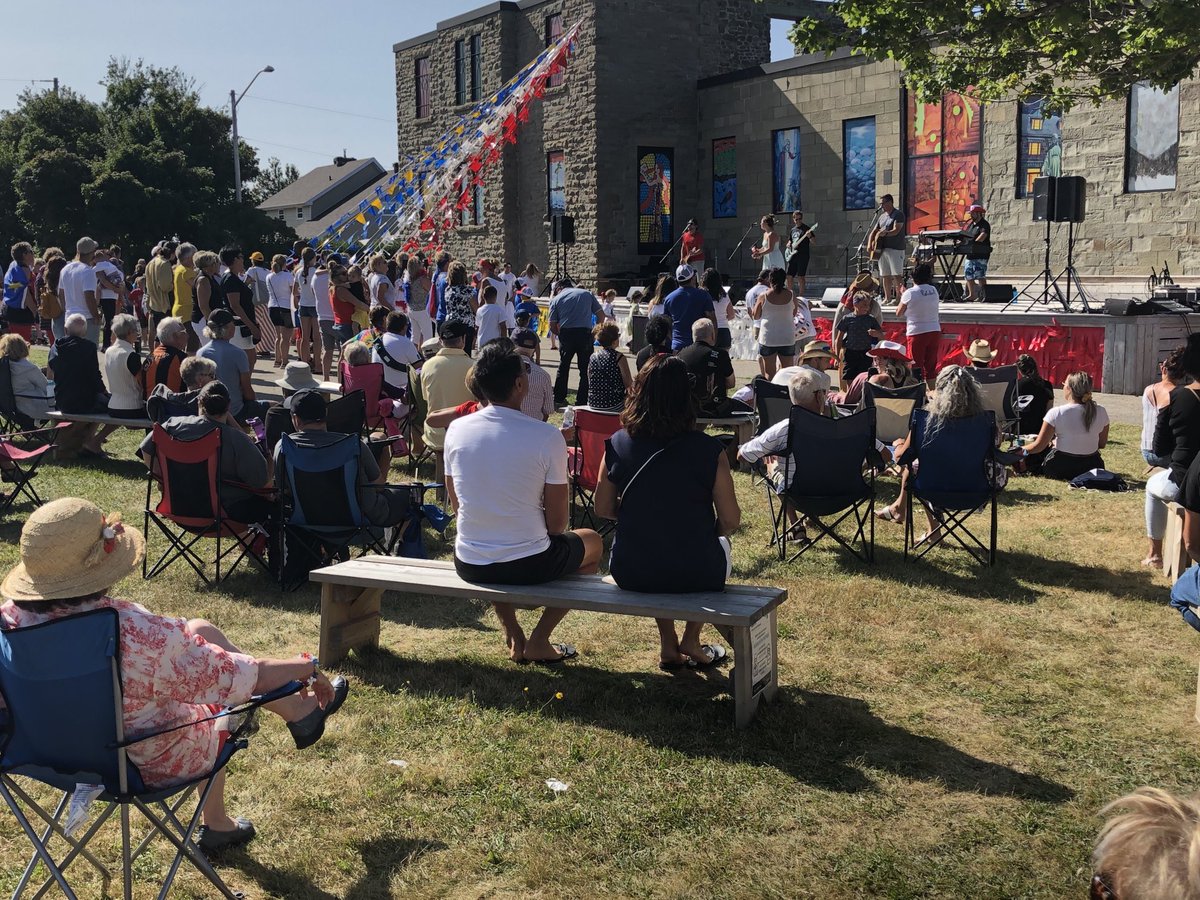 FVigneault_RC's tweet photo. Il y avait beaucoup d’ambiance à la Place du Vieux Couvent, de Caraquet. #icinb https://t.co/4hkPCEWtUg