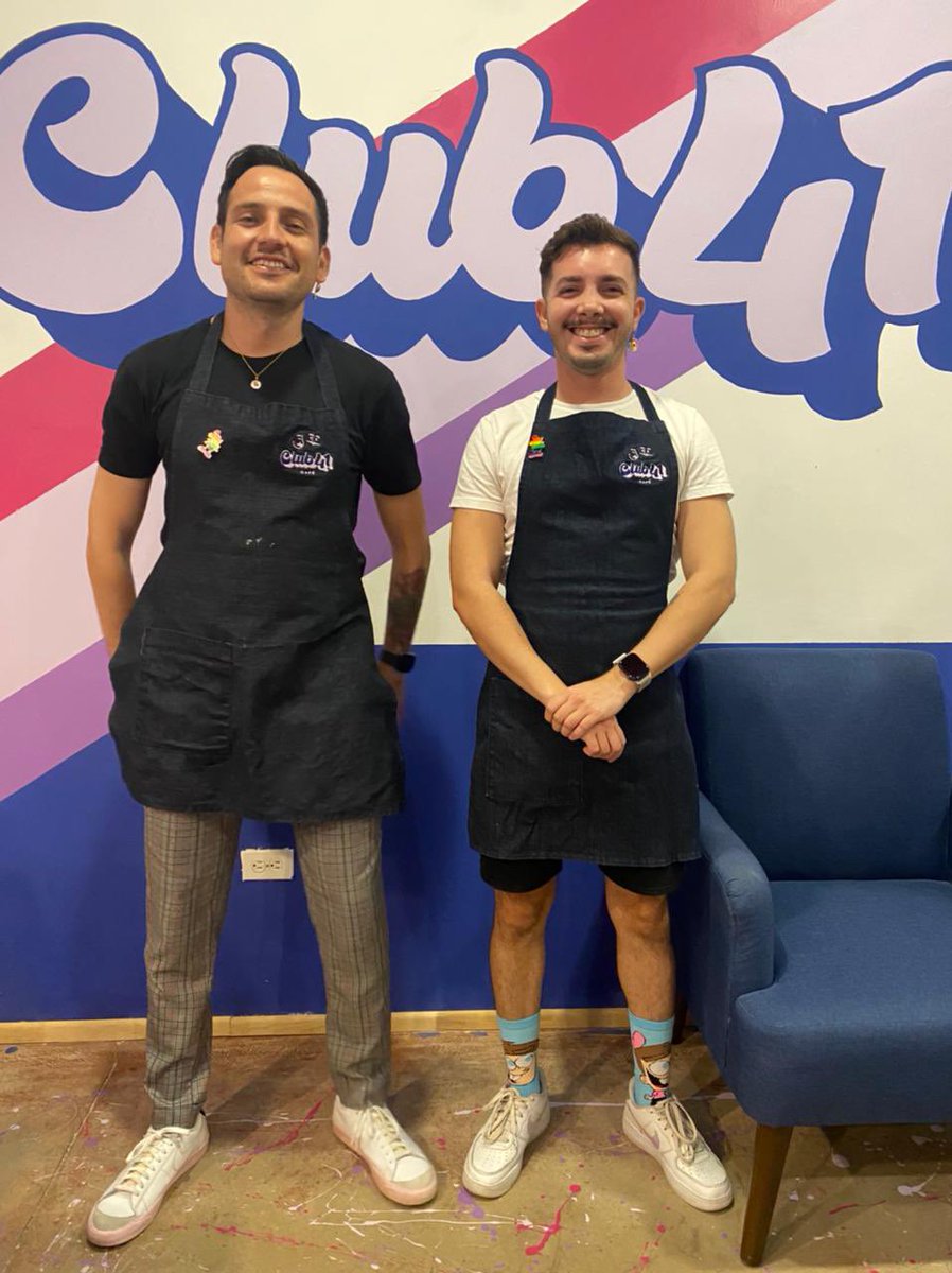 Betosnz's tweet photo. Hace poquito @d_adiaz y yo abrimos un café LGBT 🏳️‍🌈 en Hmo, un espacio donde puedan ser ustedes sin tapujos. En Club 41 les abrimos las puertas (etc) a todes para ir disfruten un cafesito y un wafflesito hecho con puras buenas vibras 🌈
✨apoya a estos gaymprendedores con un RT ✨ https://t.co/bC6hASymv2
