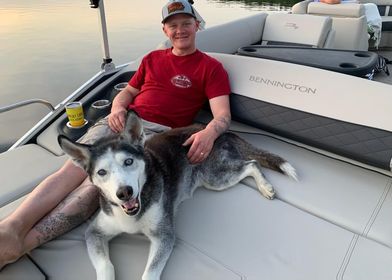 boathouseh2o's tweet photo. Your best friend, a cold drink & a sunset cruise on your Benningtonβ¦ life is good! π #thisisboating https://t.co/uGmeKNKf4w