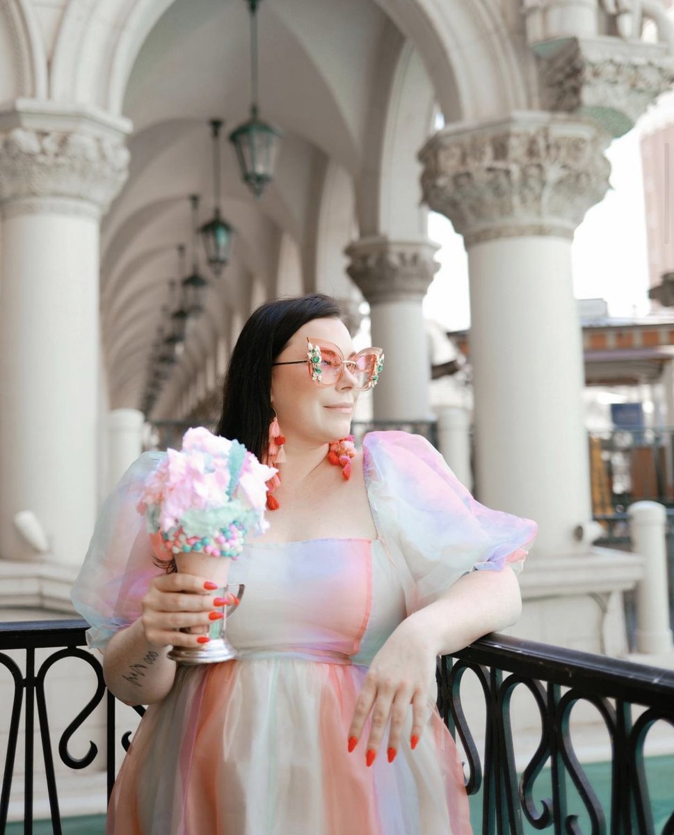 Black Tap Las Vegas tweet media