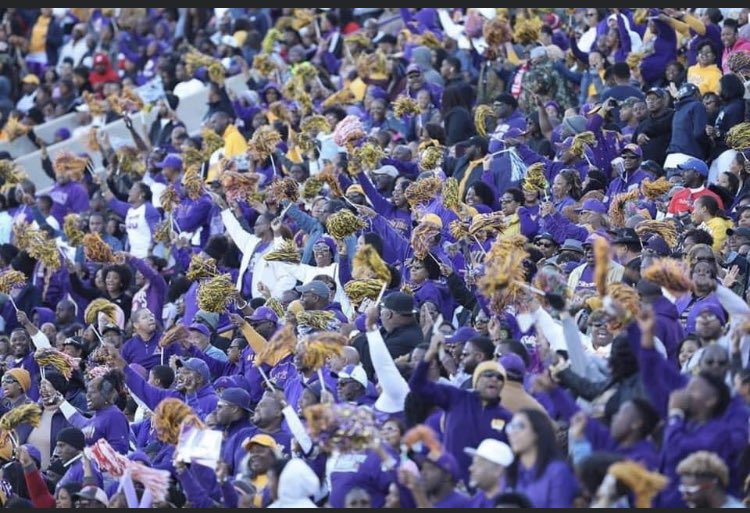 derekqualls4's tweet photo. ATL in 12 days, 22 hours, 52 minutes, 30 seconds… #SeaOfPurple #ATLTakeova #ATL2ATL Straight 🎥 https://t.co/ap7i0ErMeR