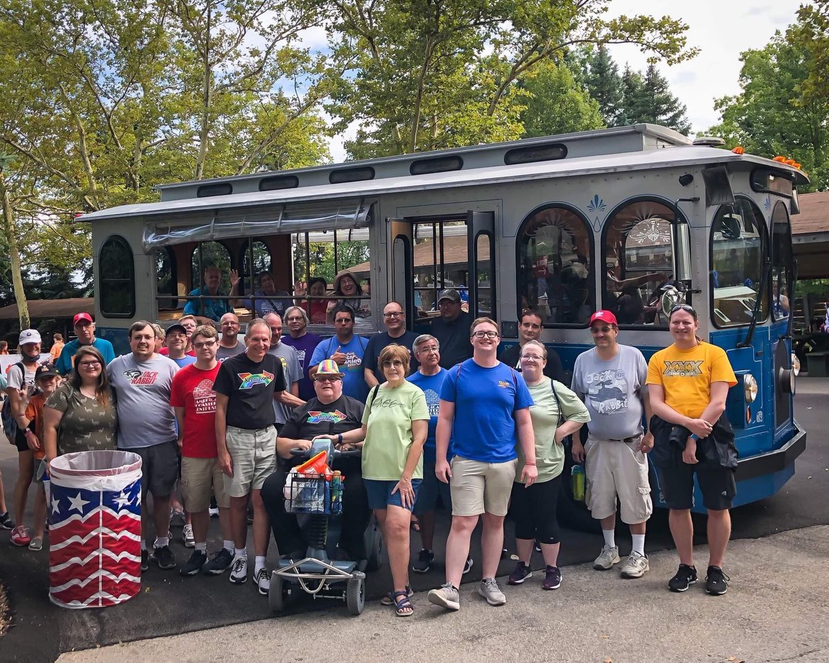 ACEWesternPA's tweet photo. ACE members served as the Grand Marshall of Kennywood's 71st Annual Fall Fantasy Parade this evening! Thanks to everyone who participated and braved the crowds!
#RideWithACE #fallfantasy
📸: @jdbrewton https://t.co/NJmL3U1Cqs