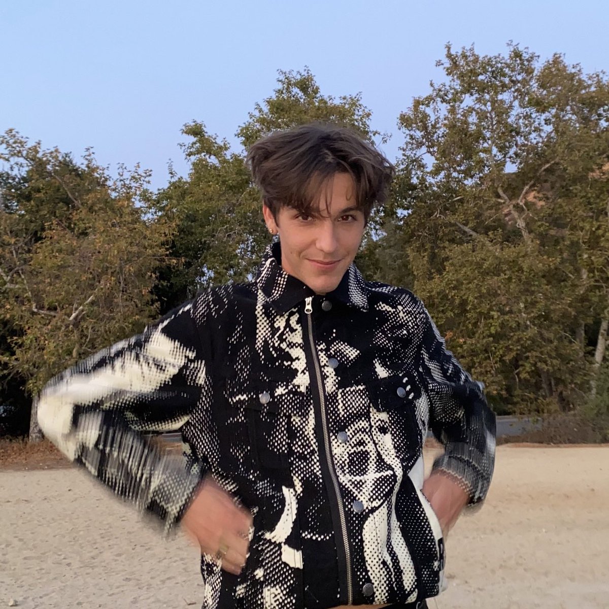 rolemodel's tweet photo. 🤢🤮 https://t.co/RbgJpAxjjf