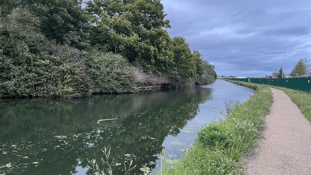 irvingact3's tweet photo. The walk from #BullsBridge #Hayes to #Southall earlier! https://t.co/jd7KPVOuuK