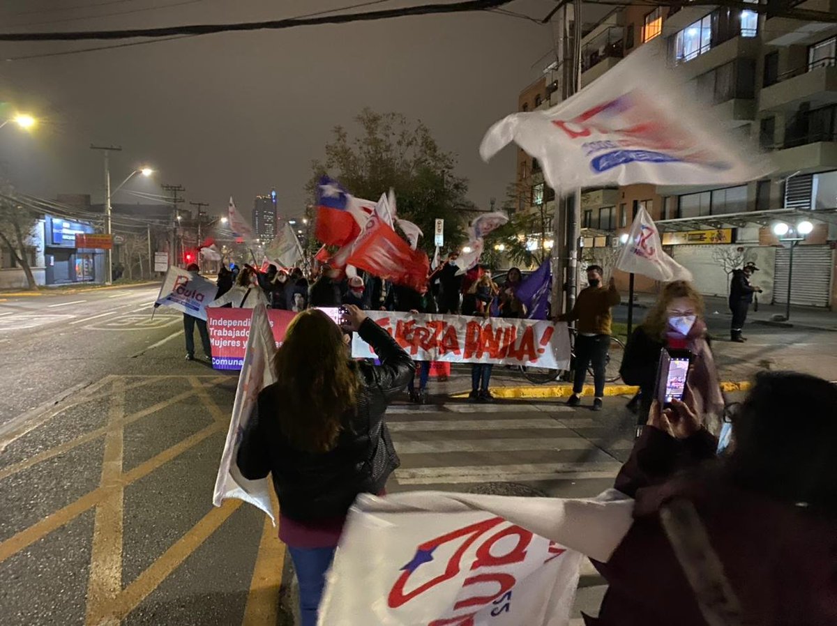 LucianoValleA's tweet photo. En un rato más, desde las 22.30 hrs
#debateunidadconstituyente
#ConsultaCiudadana
#Vamosporloimposible
Apoyemos a #PaulaPresidenta
#estamosconpaula
@TVN @Mega @24HorasTVN @CNNChile
@chilevision 
Vamos @paulanarvaezo @PaulaPdta 
✊✌️
Conoce su programa en https://t.co/Tbh6ean4Bb https://t.co/GAhAVgFYaG