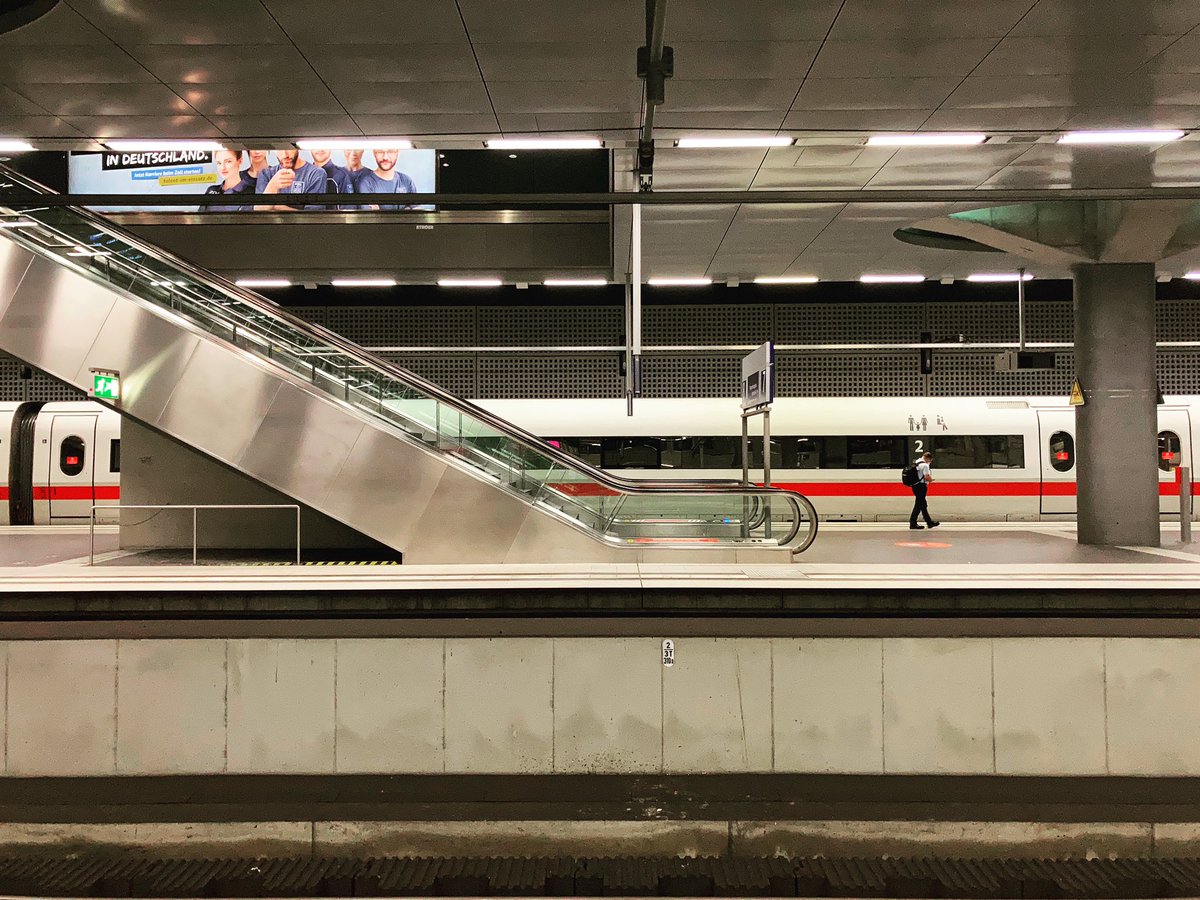 slowberlin's tweet photo. Back in the Hauptstadt, baby #berlin #slowberlin https://t.co/TZPiyZH64D