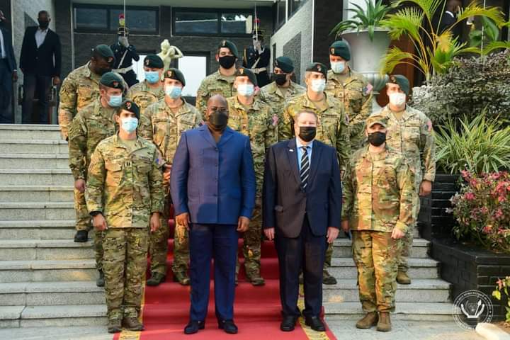 lolasylla1's tweet photo. #RDC_USA #P4PP
15.08.2021/ #KINSHASA
Le Président de la République a reçu, ce dimanche à la Cité de l'UA, une délégation conduite par l'ambassadeur @USAmbDRC "NZITA" et composée des membres des Forces Spéciales américaines en visite en #RDC
💪💪 https://t.co/r05SvPO1Dh