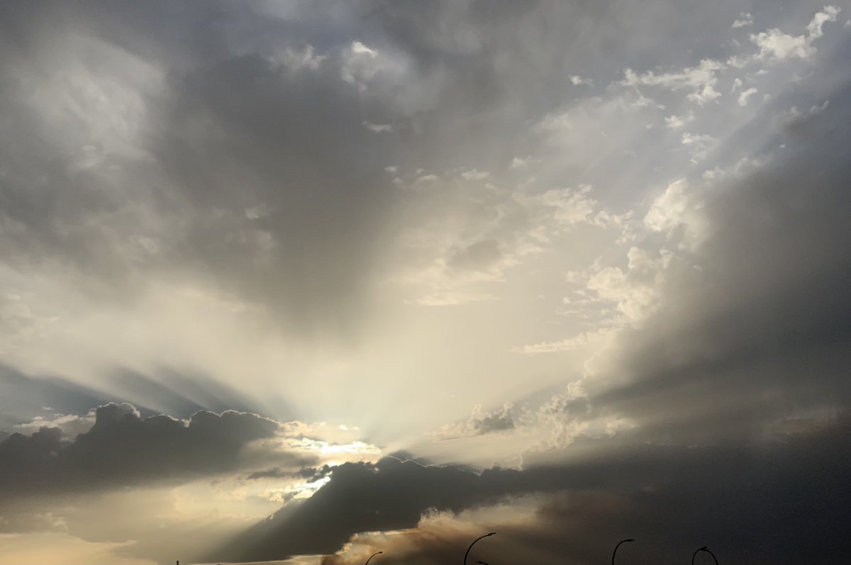 labarcadelpadre's tweet photo. Tenga lo que tenga de bueno y de malo, si crezco en mi amor a Dios, crezco en mi amor a los demás; si crezco en mi amor a la Virgen María crezco en mi cielo en este valle de lágrimas.
#AsunciónVirgenMaria https://t.co/2dplP9pXu7
