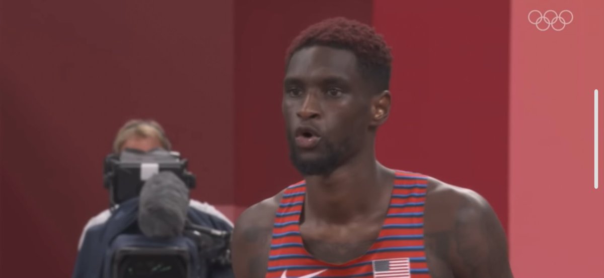 今、10時間前に晩御飯食べて歯を磨いて多少水分とったり夜中にリモートで話したりしてたのに一粒のお米が突如上の段の歯茎の外側から現れ、自分の口にいたとはいえ飲み込めず吐き出してしまいました。
すみません。
米が潜んでいた場所は上手く描けないアメリカのマキュアンを例に図で説しました。