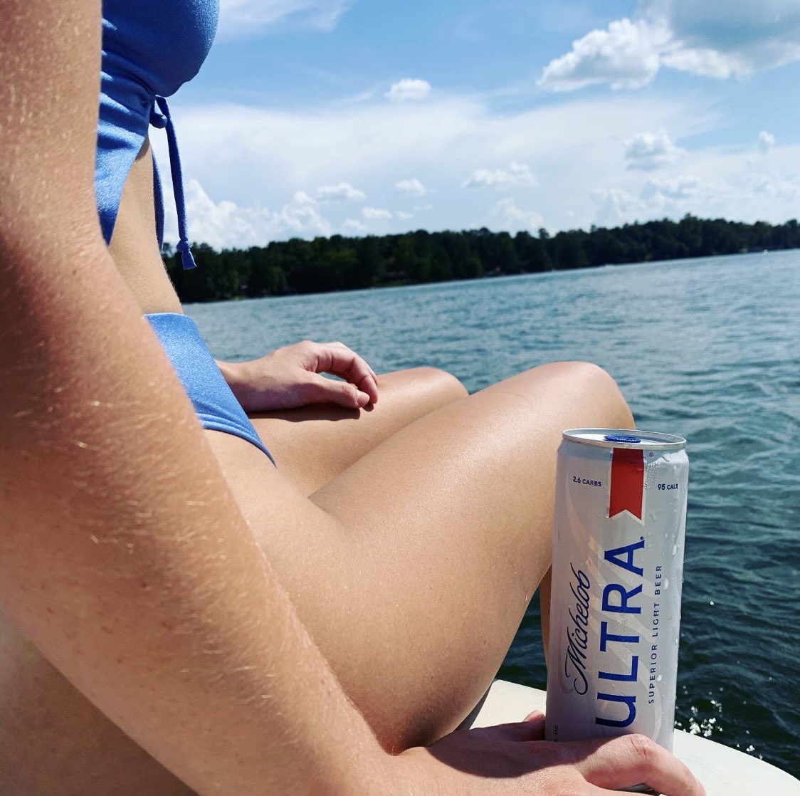 Not even debatable, <a href="/MichelobULTRA/">Michelob ULTRA</a> is the best beer to enjoy on the lake. #alwaysenjoyit #liveultra