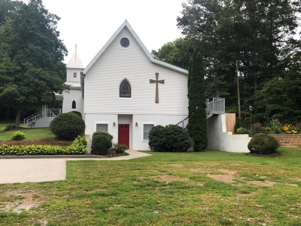BishopJoseWNC's tweet photo. Joyous visitation today with the parishes of St. John's, Cartoogyche and All Saints (comprised of St. Agnes &amp; St. Cyprian's), Franklin! Grateful for these two generous communities and their wonderful clergy,  Carl Southerland and Jonathan Stepp. https://t.co/Xm52ykvmI1