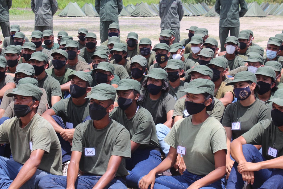Umbv_Fanb's tweet photo. #Importante || Pará garantizar las medidas de bioseguridad ante la pandemia, los Aspirantes a Cadetes se encuentran en el periodo de adiestramiento en el terreno, donde los aspirantes están adquiriendo conocimientos propios de un combatiente individual bajo el MTRR. #YoSoyFANB https://t.co/OKGyEjAIlv