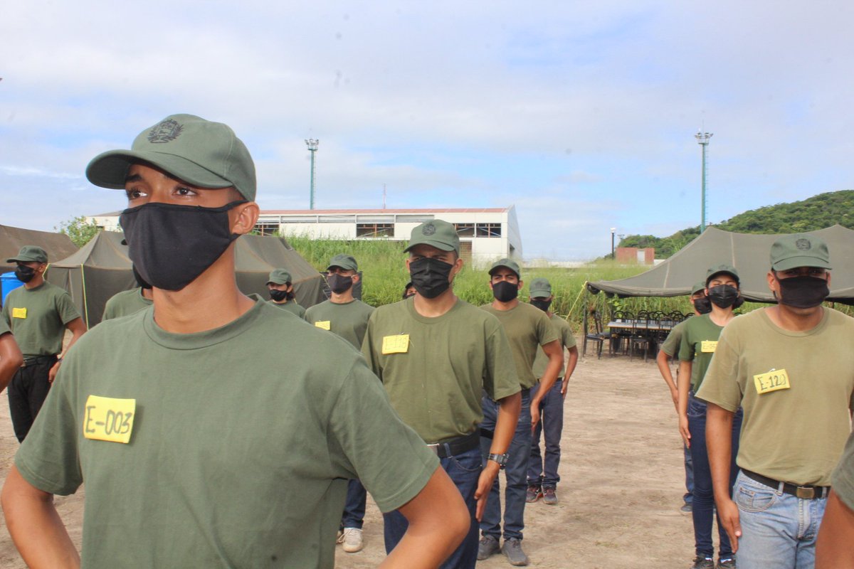 Umbv_Fanb's tweet photo. #Importante || Pará garantizar las medidas de bioseguridad ante la pandemia, los Aspirantes a Cadetes se encuentran en el periodo de adiestramiento en el terreno, donde los aspirantes están adquiriendo conocimientos propios de un combatiente individual bajo el MTRR. #YoSoyFANB https://t.co/OKGyEjAIlv