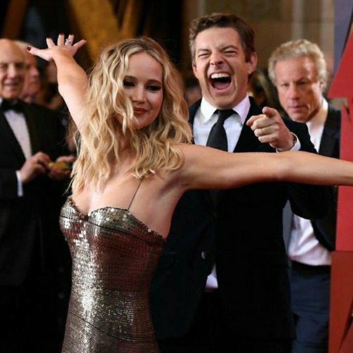 queendl_'s tweet photo. Feliz cumpleaños una de mis actrices favoritas, te amo Jennifer Lawrence 💛🎇 https://t.co/XAqSG9BZNS