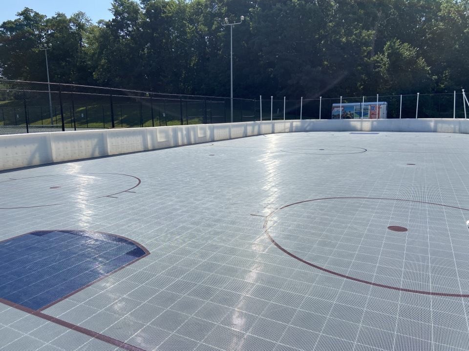 Sneak peak look at the Rovito Rink with new tiles!! 

Thanks so much to @vtrecsports 

See you soon, Hokies! 😁

#GoHokies 🦃🏒
