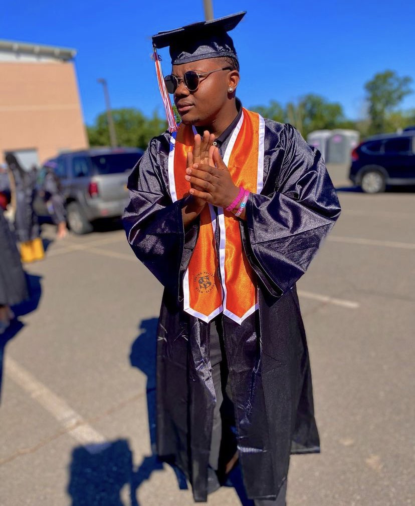 damann44's tweet photo. With a heavy heart that I have to say Rest in Piece to Rashid Hopson who lost his life in a car accident. Our Spring Valley Family lost a good one. I am just at a loss for words right now. We will never forget Roc. https://t.co/1kG1sJVo10
