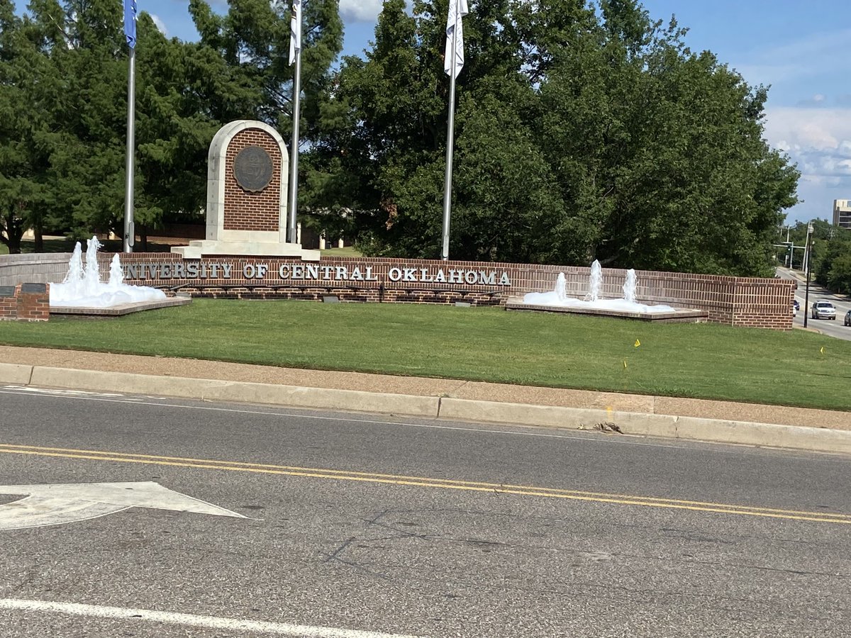 wHO PUT SOAP IN THE FOUNTAINS lmaoooo