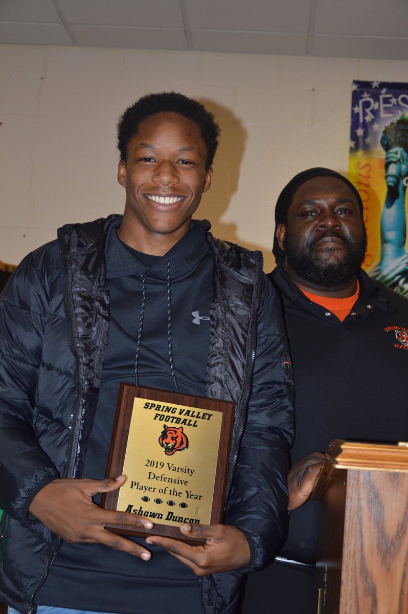 damann44's tweet image. Right now I ask that everyone keeps Ashawn Duncan in your prayers as he fights for his life in ICU as he to was involved in the bad accident that took the life of Rashid Hopson. These kids mean a lot to me I have know. Them since they were in 1st grade. 🙏🏿